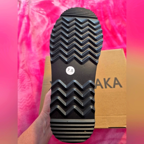 NEW Womens Suede Booties - Picture 3 of 3